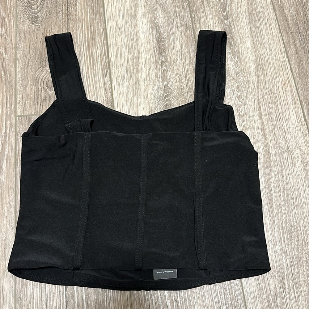 Lulu’s black crop top mesh tank. Size Medium. NWT - Picture 3 of 5